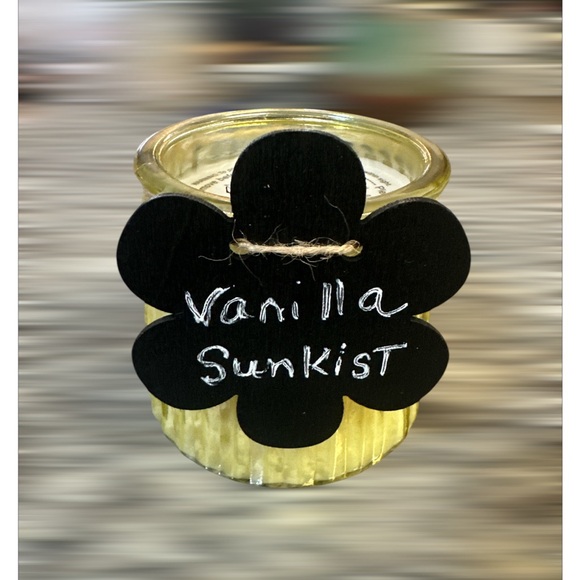 VANILLA SUNKIST, SCENT UNLEASHED LLC, LUXURY HAND POURED SCENTED CANDLES - Picture 2 of 4